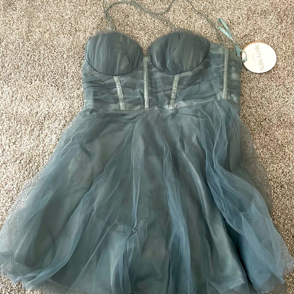 Selfie Leslie SMITTEN SWEETHEART NECKLINE CHIFFON MINI PARTY DRESS SAGE - Picture 4 of 4